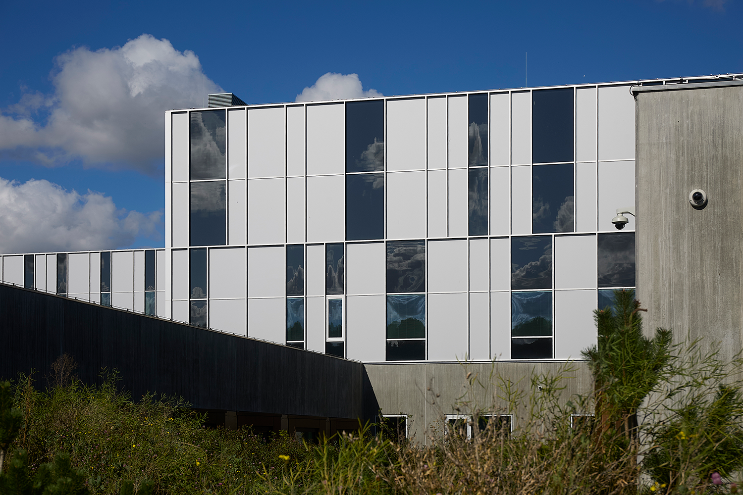 Sygehusbyggeri med glas alu facade fra Fjelsø
