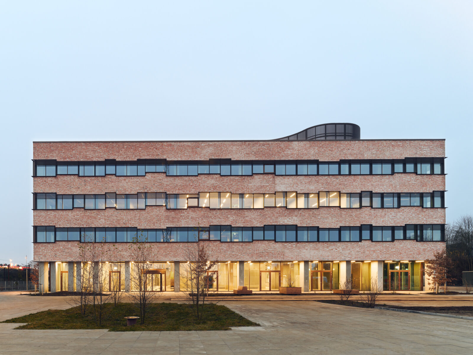 Fjelsø glas-alu facade i Bane Danmark i Ringsted