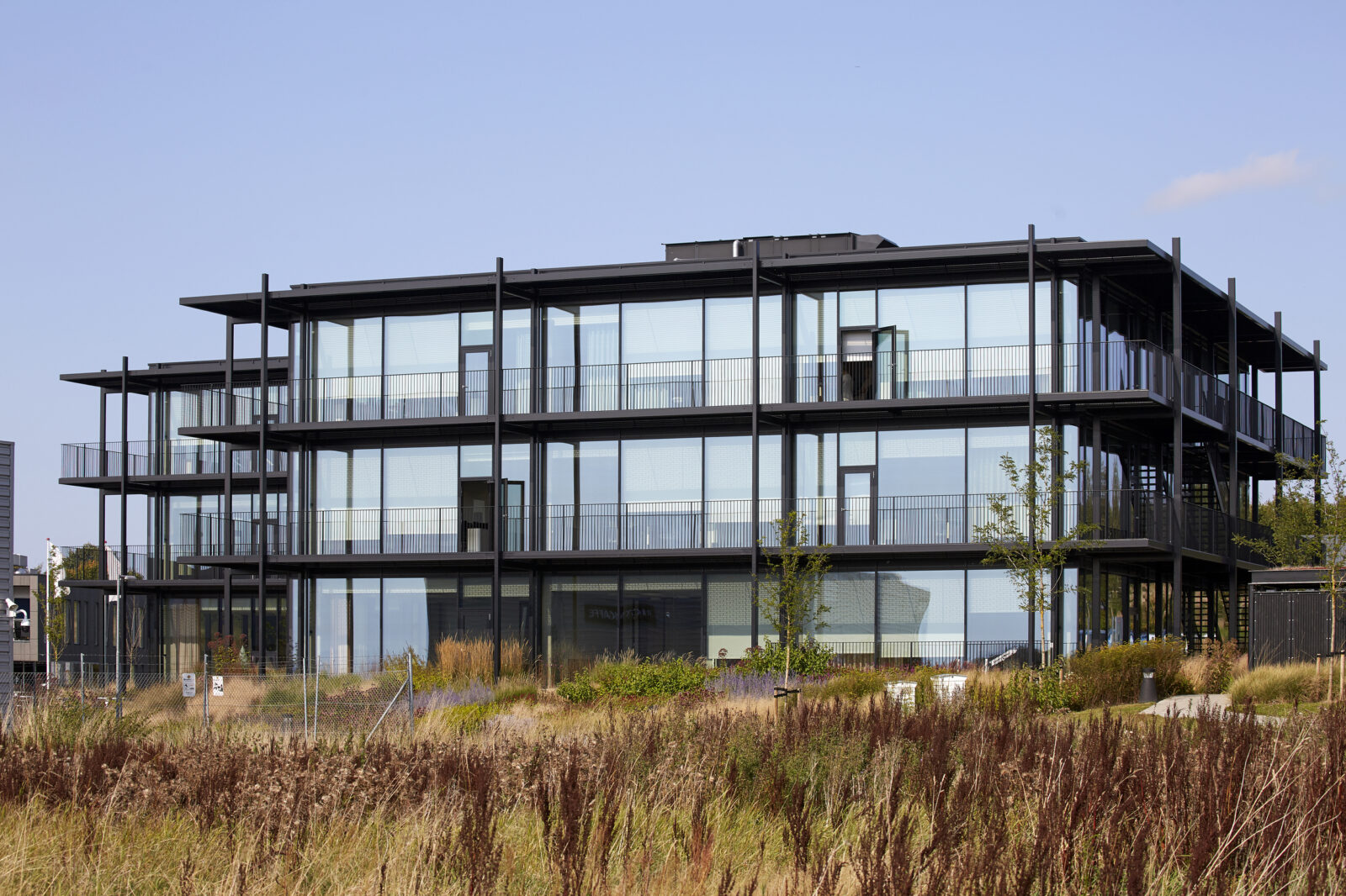 Fjelsø facadeelementer i glas og aluminium var installeret på rekordtid.