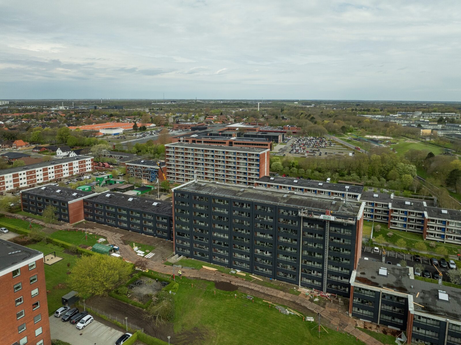 Fjelsø glas-alu facader med altanlukninger i Esbjerg 2024