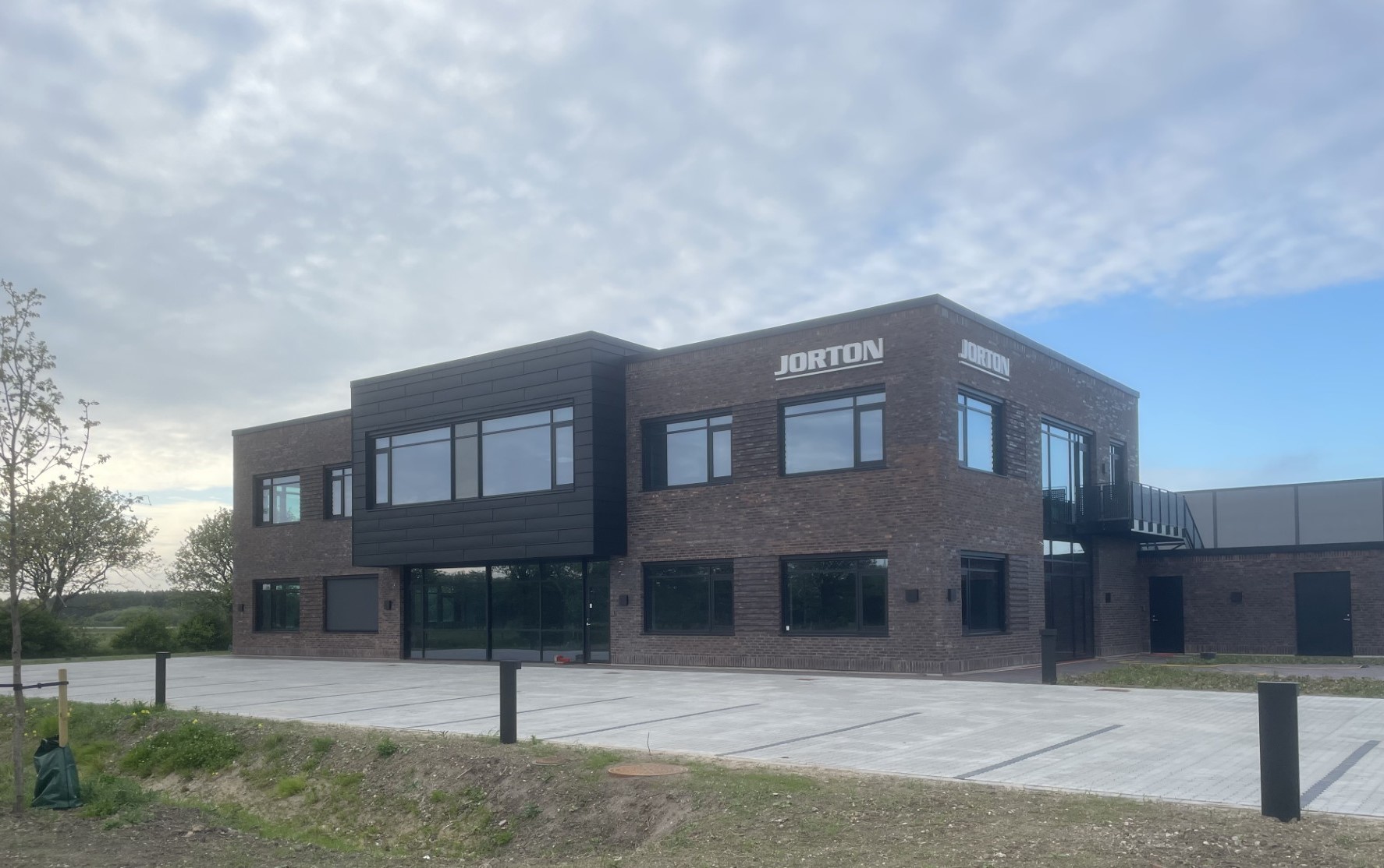 Jorton domicil i Esbjerg med facade fra Fjelsø