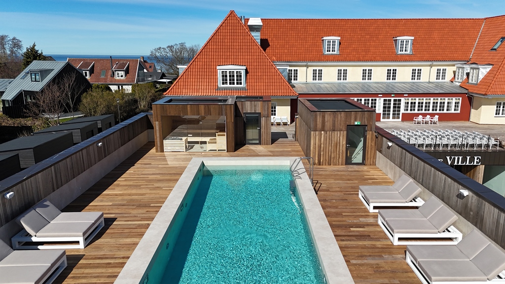 Glas og træbeklædning fra Fjelsø