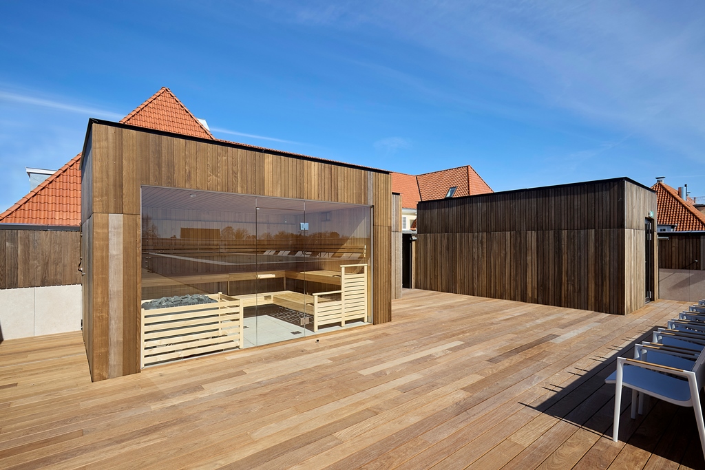 Glas og træbeklædning fra Fjelsø