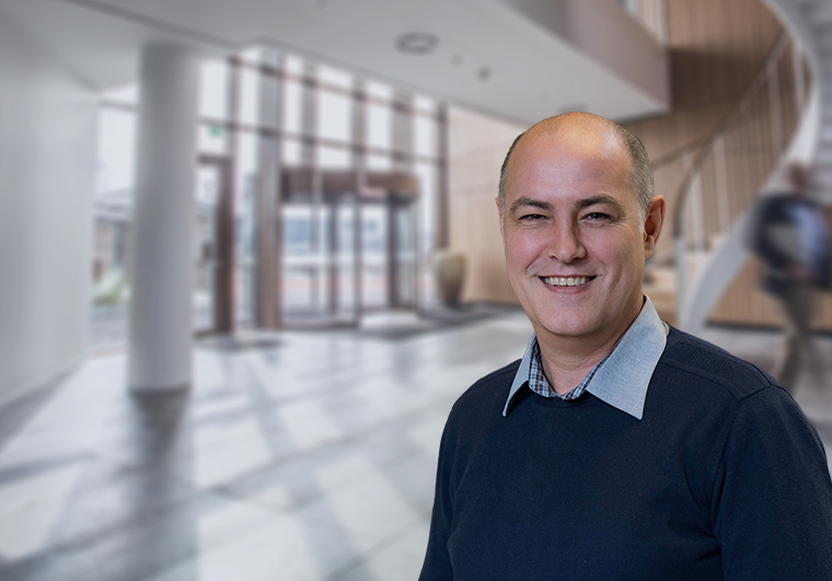 Jannik Hollænder Jensen salg af Fjelø glas- og alufacader